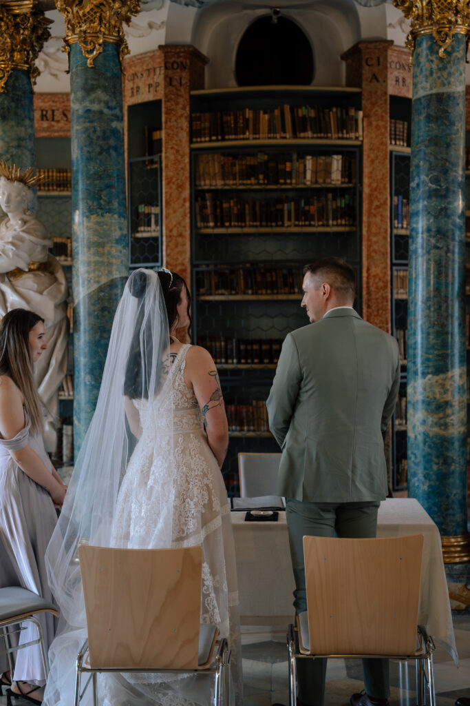 Hochzeitsfotografie in der Bibliothek des Klosters Wiblingen